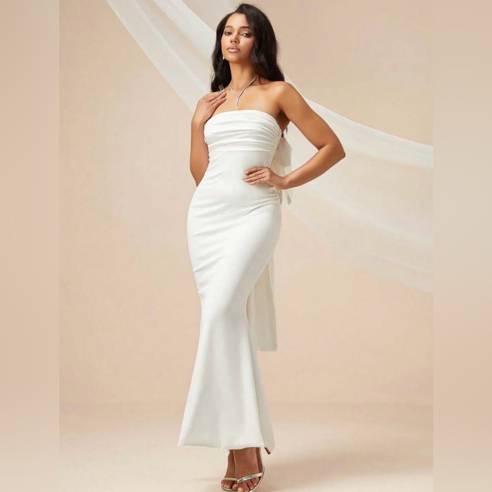Strapless Bridal Dress w/ Bow